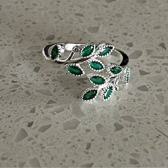 Leaf vine open adjustable ring - Picture 7 of 9